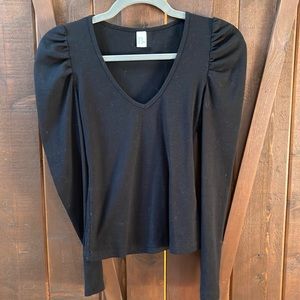XS Altar’d State Black Cap Shoulder V-Neck Top